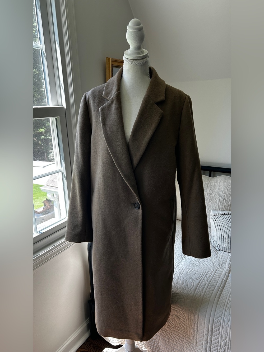 Women's Single-Button Long Wool Coat - Camel/Tan
